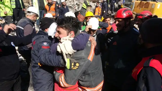 Kahramanmaraş'ta 3 yaşındaki çocuk depremden 158 saat sonra kurtarıldı