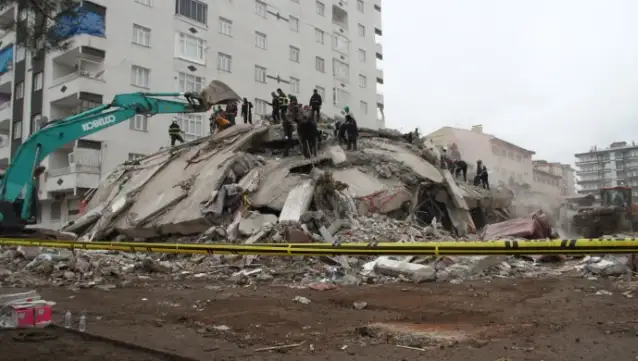 Diyarbakır'da 3 bin 252 bina depremde ağır hasar gördü