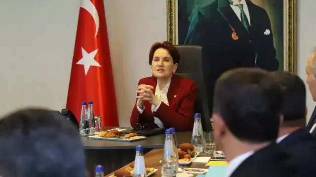 Meral Akşener parti yöneticileriyle görüşüyor; 14.45'te İYİ Parti açıklaması var