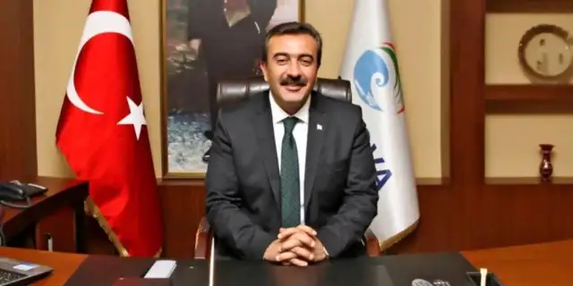 Yeniden aday gösterilmeyen Çukurova Belediye Başkanı Soner Çetin CHP'den istifa etti
