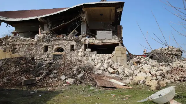 'Zerda' dizisinin çekildiği konak depremde yerle bir oldu