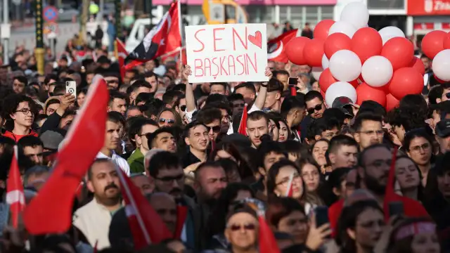 Eskişehir’de Kemal Kılıçdaroğlu’na coşkulu karşılama