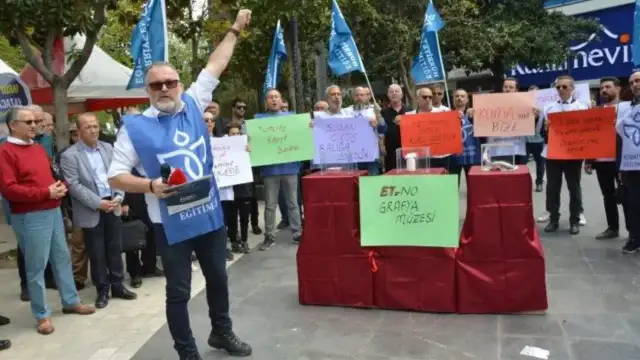 Evde kriz sokakta isyan var!