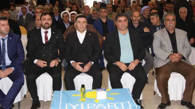 Diyarbakır'da Ensarioğlu ailesinden baba-oğul İYİ Parti’den aday oldu