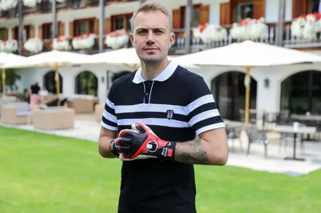 Mert Günok, Beşiktaş'ta mutsuz olduğu iddialarını yalanladı