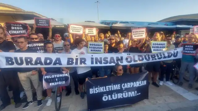 Kadıköy'deki kazada ölen bisiklet sürücüsü Doğanay Güzelgün için protesto: " Burada bir insan öldürüldü"