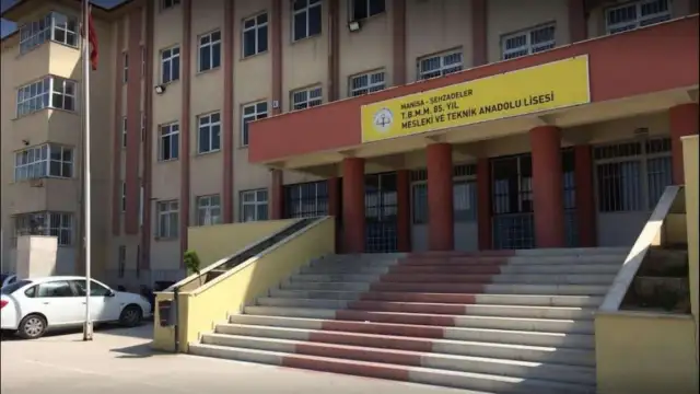 Manisa'da bir müdür skandalı daha: Öğrencileri böyle soymuşlar! 