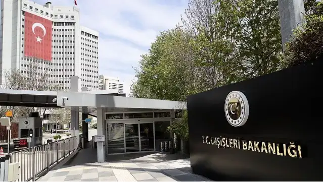 Dışişleri Bakanlığı'ndan "milli yas" notası: Bazı büyükelçilikler bayrakları yarıya indirmedi