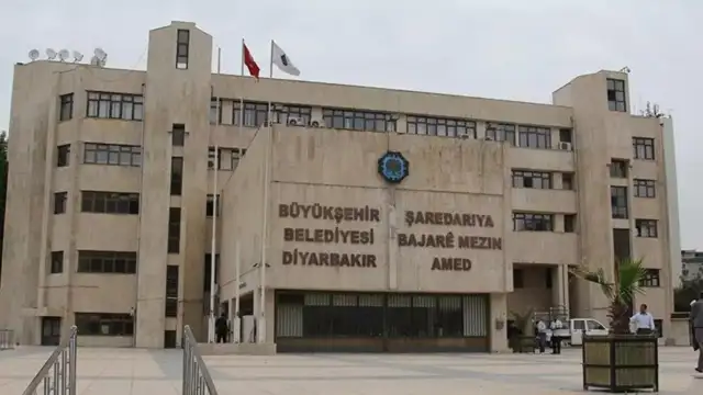 Kayyumlar belediyeleri batırdı