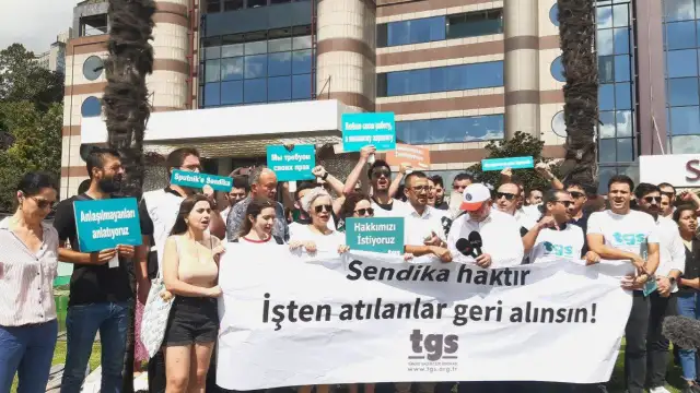 TGS, Sputnik Türkiye ofisi önünden seslendi: Biz kazanacağız