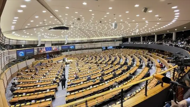 Avrupa Parlamentosu'nda yolsuzluk iddiasıyla beş milletvekilinin dokunulmazlığının kaldırılması için süreç başladı