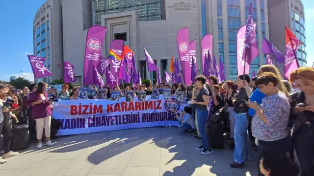 Kadın Cinayetlerini Durduracağız Platformu'na açılan kapatma davası başladı