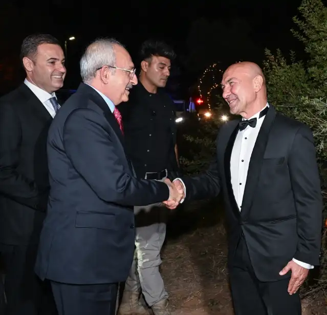 Kılıçdaroğlu, İzmir Büyükşehir Belediye Başkanı Soyer'in kızının nikah törenine katıldı