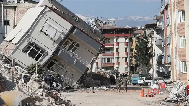 Deprem sonrası iki ilde işsizlik ödeneğine başvurular katlandı