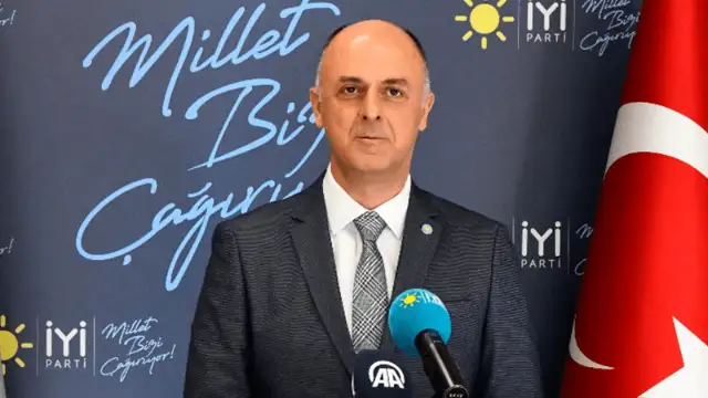 İYİ Parti'nin İzmir adayı Ümit Özlale oldu