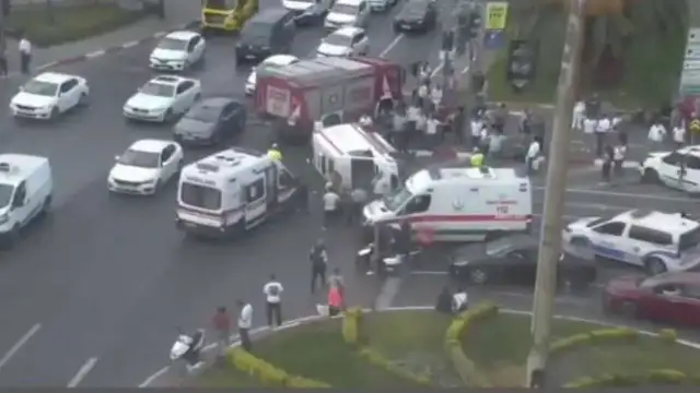 Vatan Caddesi'nde ambulans devrildi