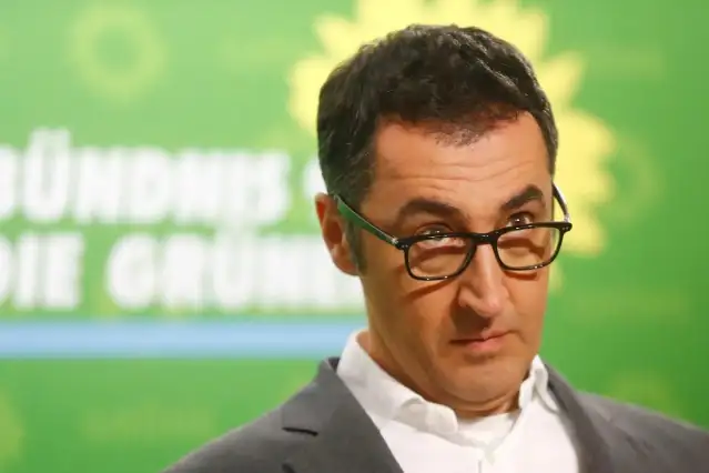 Cem Özdemir: Yeşiller’in X’ten çekilme kararı doğru değil