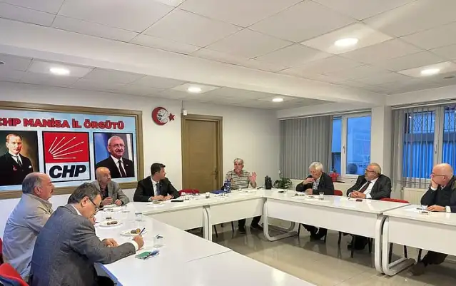 CHP’de eski il başkanları ‘Yerel Seçimler’ için bir araya geldi