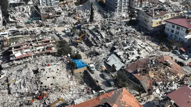 CHP'li Ali Öztunç: 30 milyarlık deprem bağışı kayıp