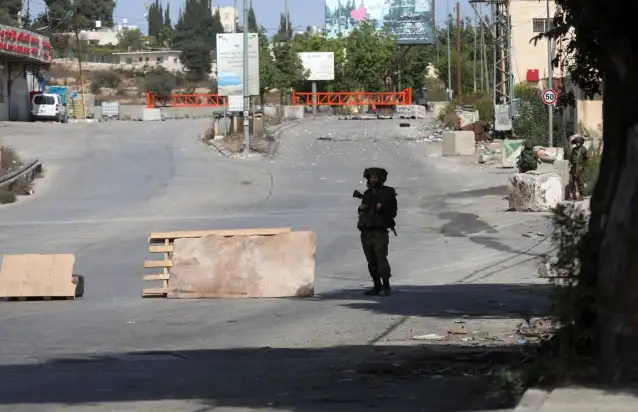 İsrail ordusunun Batı Şeria'nın Nablus kentine düzenlediği baskında biri çocuk 5 Filistinli yaralandı