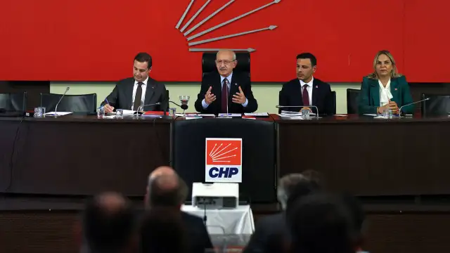 Kılıçdaroğlu, CHP İstanbul İl Başkanı Özgür Çelik ile buluştu