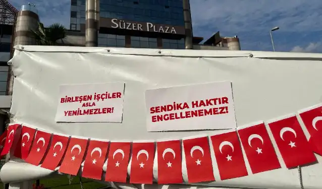 Sputnik grevcileri: Grev Cumhuriyettir