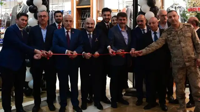 AKP'li vekiller kestikleri kurdeleyi generale tutturdu