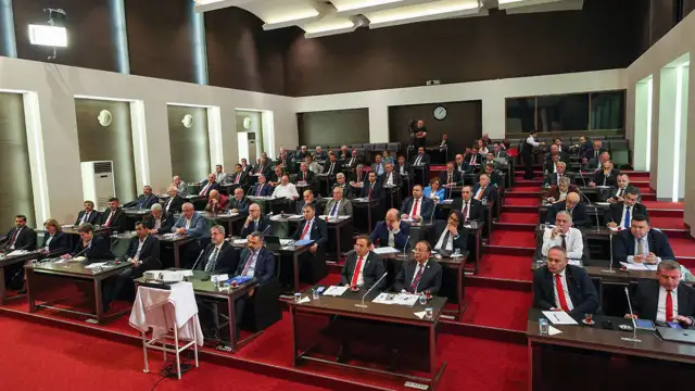 CHP'li il başkanları, Tüzük Kurultayı'nı seçim sonrasına istiyor