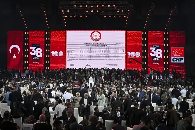 CHP'nin genel başkanlık seçiminde ikinci tur oylaması başladı