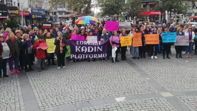 Edremit Kadın Platformu 25 Kasım'da alanlardaydı