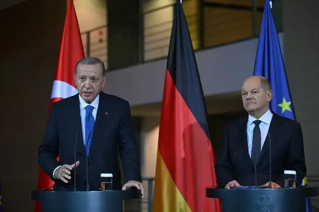 Erdoğan'dan Alman muhabire tepki: "Bizi tehdit etmeyin"
