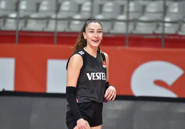 Milli voleybolcu Hande Baladın'a "asitli" tehdide takipsizlik kararı