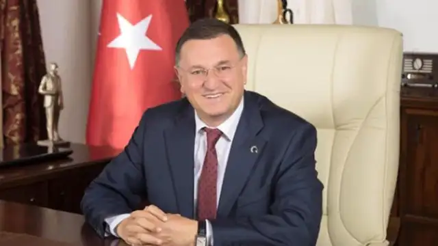 Lütfü Savaş kimdir? Öz geçmişi
