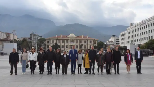 Vatandaş dişsiz, diş hekimleri işsiz!