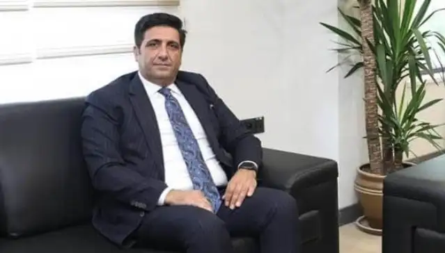 Görevinden istifa etmeyen başkan yardımcısı AKP'den aday adayı oldu