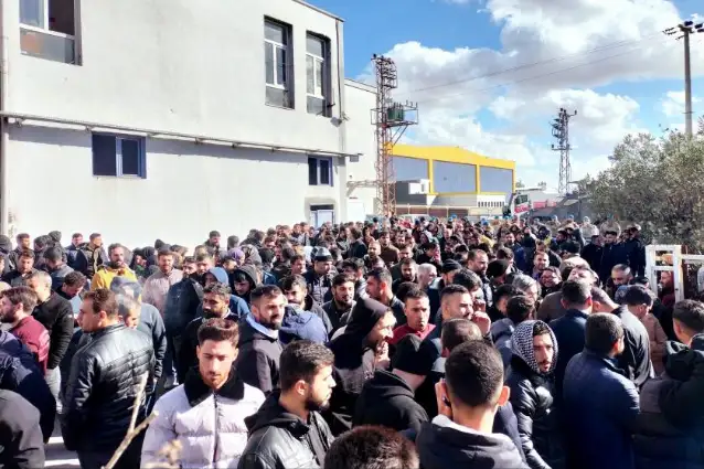 İstanbul İşçi Sendikaları Şubeler Platformu: “Özak Tekstil işçisi yalnız değildir”