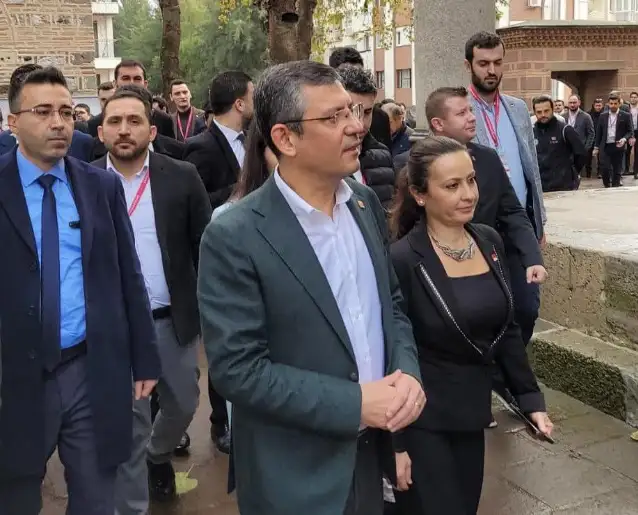 CHP Manisa’dan Özgür Özel'e yapılan saldırıya tepki: Ahlaksızlığı kınıyoruz