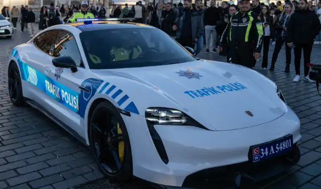 Ele geçirilen lüks otomobillerin polislere verilmesi hukuki mi? İşte yanıt