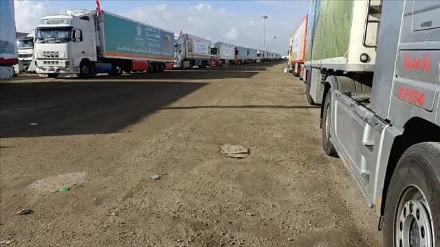 Filistin Kızılayı: Gazze Şeridi'ne insani yardım malzemesi taşıyan 80 tır giriş yaptı