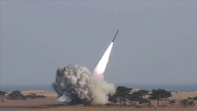 Yemen'deki Husiler, İsrail'i balistik füzeyle hedef aldığını duyurdu
