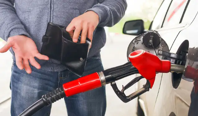 Benzine bir zam daha geliyor