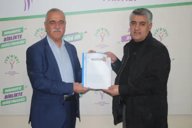 Yerine kayyım atanan Mustafa Avcı, Van Büyükşehir Belediyesi için aday adayı oldu