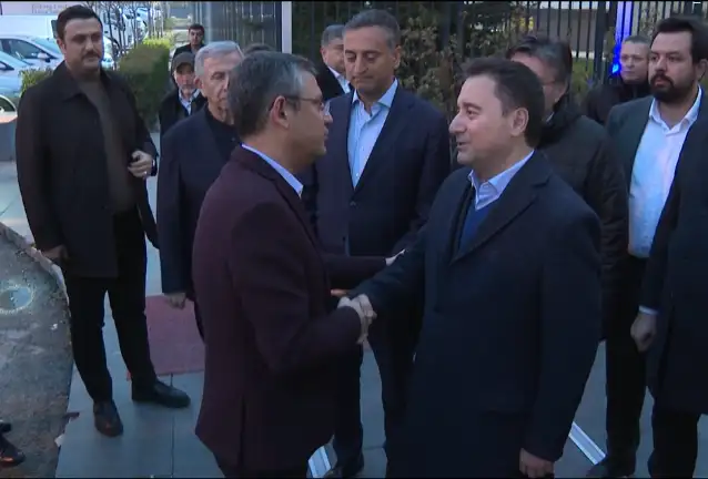 Özgür Özel'den, Ali Babacan'a taziye ziyareti