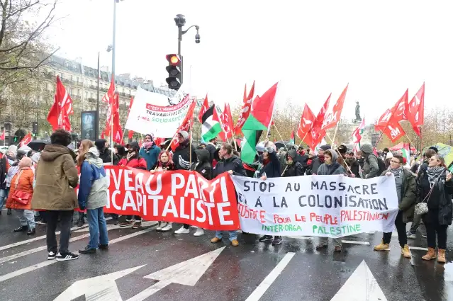 Paris'te "Gazze'de ateşkes" için yürüyüş düzenlendi