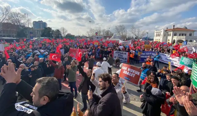 Çocuk yaşta çalıştırıldılar emeklik hakları yok sayıldı! Staj ve çıraklık sigortası mağdurları Kartal'da toplandı