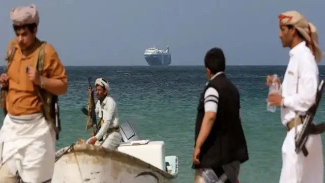 Yemen açıklarında ticari bir gemiye saldırı düzenlendi