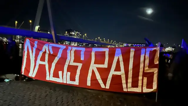 Köln'de binlerce kişi aşırı sağa karşı gösteri yaptı