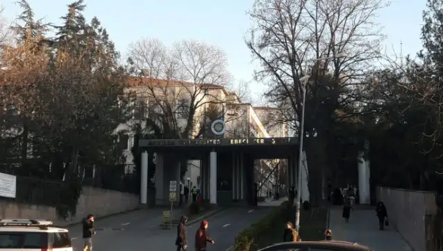 Ankara Üniversitesi’nde ülkücüler sınava girecek olan öğrencilere saldırdı