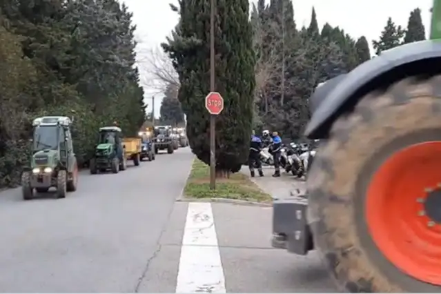 Fransa'da çiftçiler hükümetin tarım politikasını protesto etti