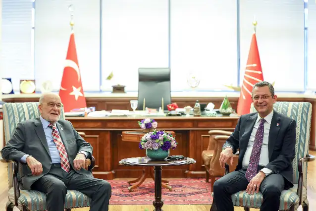 CHP Genel Başkanı Özgür Özel, Saadet Partisi Genel Başkanı Temel Karamollaoğlu ile görüştü